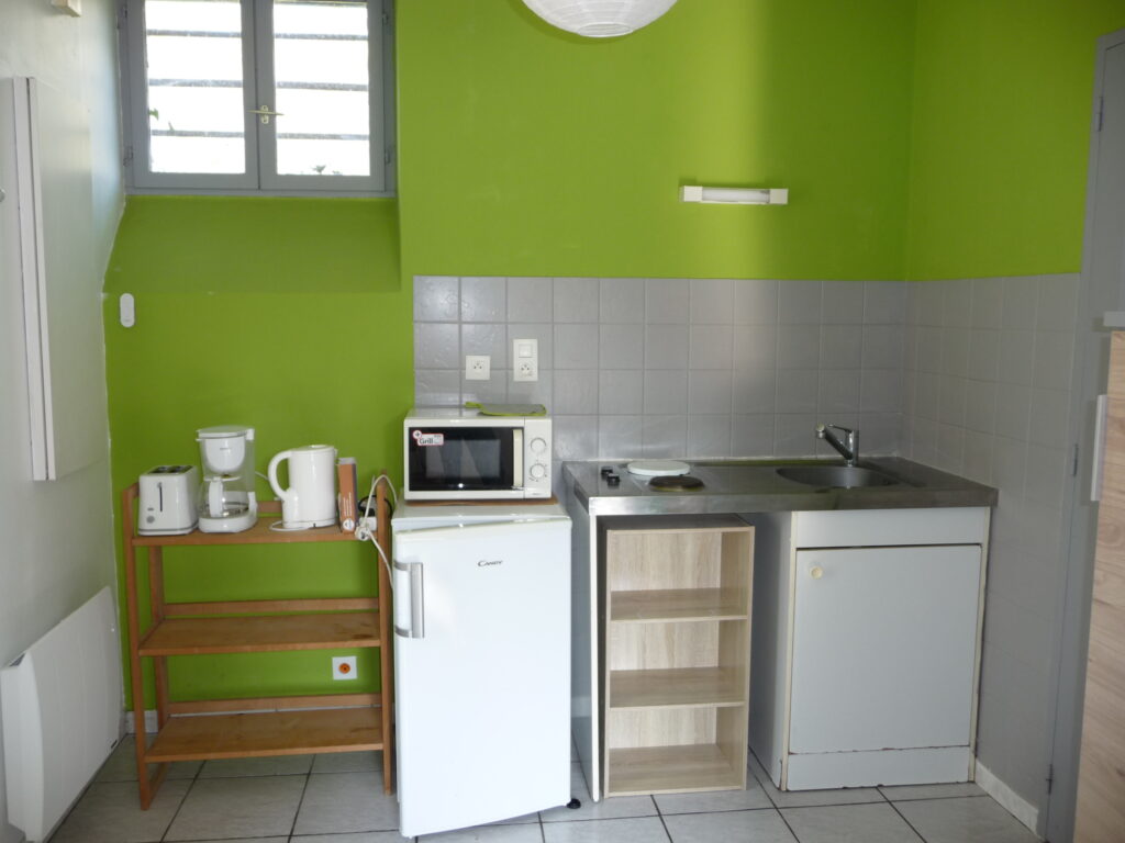 gite au clair de lune kitchenette